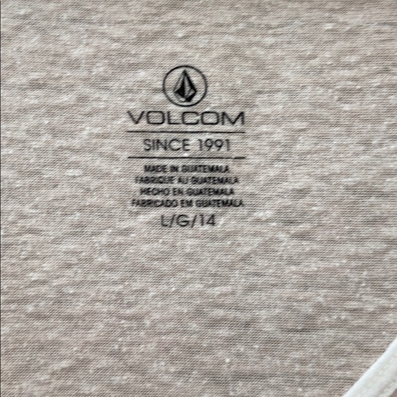Volcom tank - Picture 2 of 2